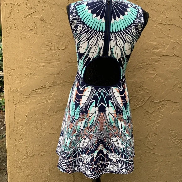 🎉HOST PICK🎉 BCBGMaxAzria Wilma Batik Fans Print w/Cutout Back Dress - Picture 4 of 7